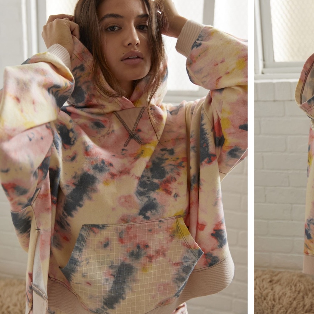 Cropped Tie-dye Crewneck